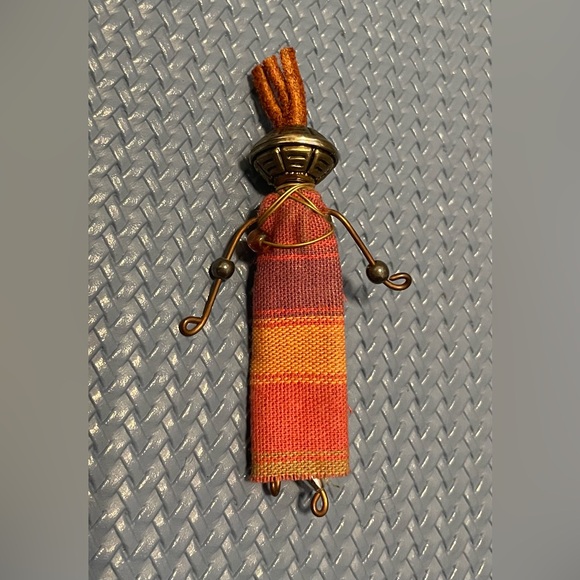 🖤❤️💚  Vintage Ethnic Brooches 🖤❤️💚 - Picture 2 of 4